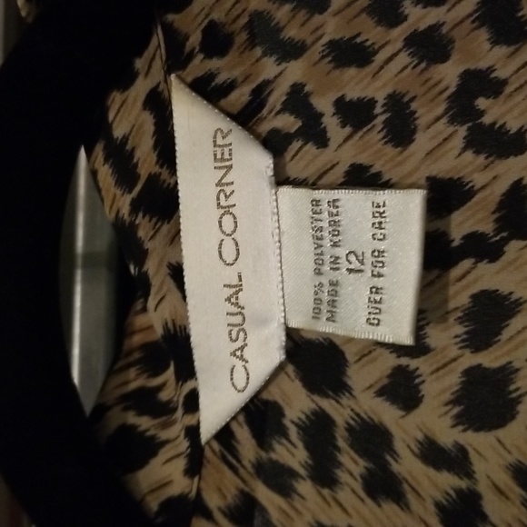 Casual Corner animal print blouse size 12 - Picture 2 of 6
